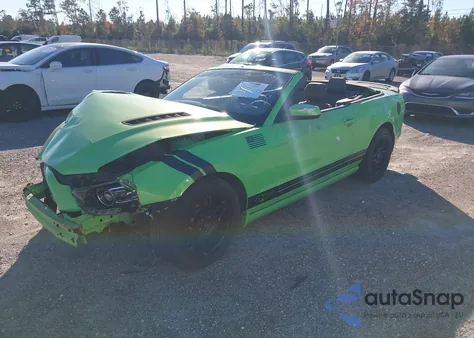 2013 Ford Mustang V6 Premium from USA, damaged, VIN 1ZVBP8EM8D5223374